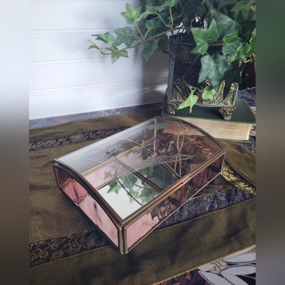 Vintage glass and brass jewelry box - Picture 3 of 3